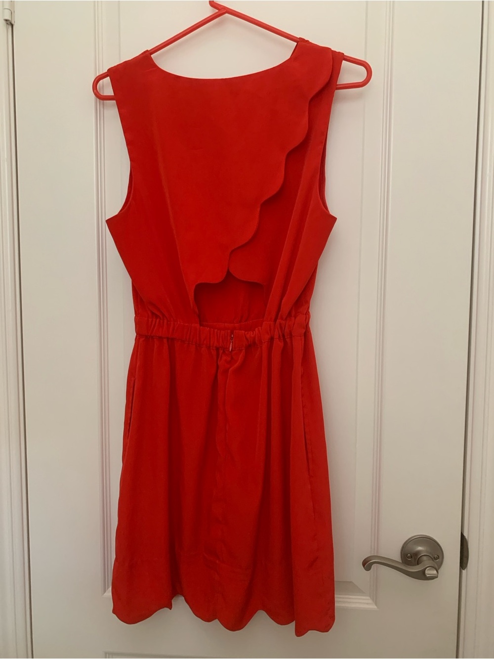 BYCORPUS Red Scalloped Open Back Dress Size M Sleeveless Elastic Waist EUC - Picture 4 of 11